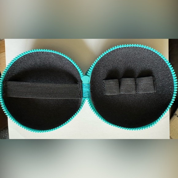 Brand new never used Dowdow travel case - Dowdow machine sold separately. - Picture 2 of 4